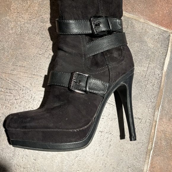 G by Guess Stiletto Black zip up boots 5” heel & strap design Sz 10 - Picture 7 of 9